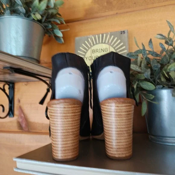 Miz Mooz Summer Peep Toe Block Heel Black Leather Sandal Ankle Booties Sz 37/6.5 - Picture 6 of 10